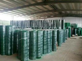 【河南南陽6公分卷狀圈地荷蘭網(wǎng)護(hù)欄網(wǎng)批發(fā)包塑荷蘭網(wǎng)廠家】-